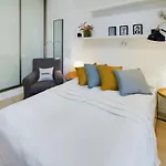 Comfortable Studio For 2 People With Bathtub And Balcony In Warsaw By Noclegi Renters
