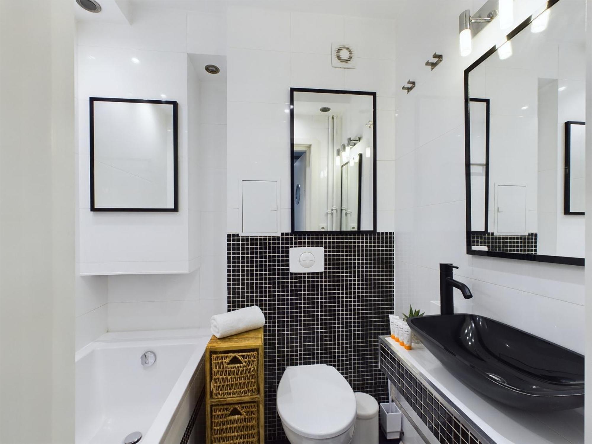 Leilighet Comfortable For 2 People With Bathtub And Balcony In By Renters Warszawa