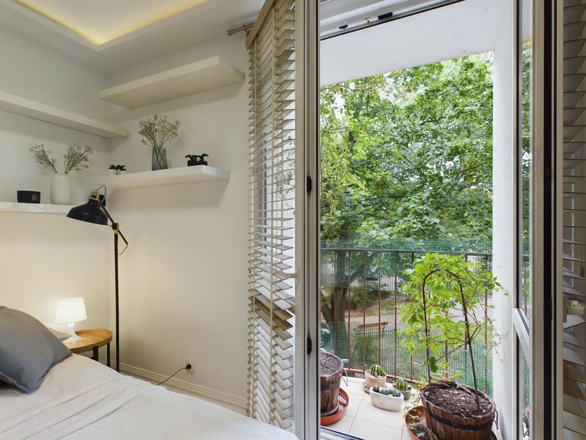 Comfortable For 2 People With Bathtub And Balcony In By Renters Butas Warsaw