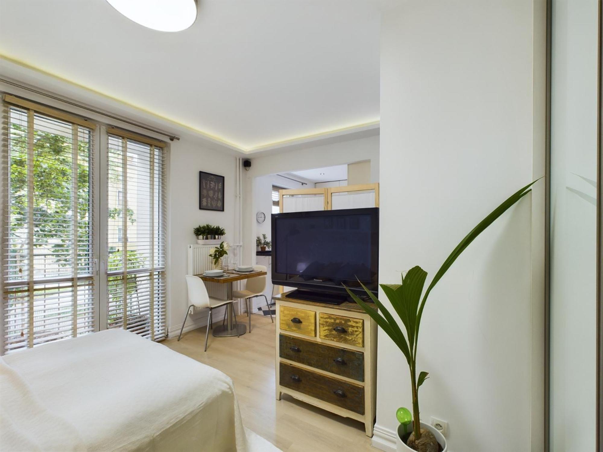 Butas Comfortable For 2 People With Bathtub And Balcony In By Renters Warsaw